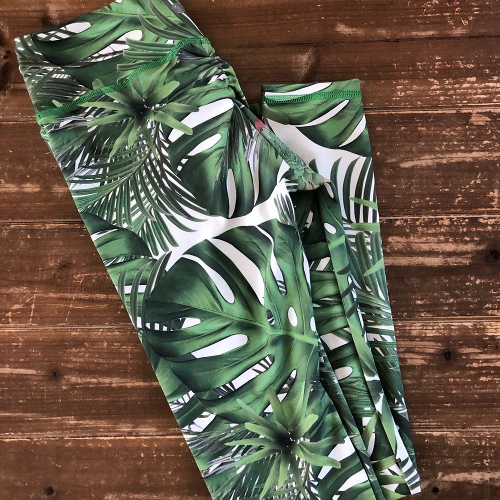 NWOT jala yoga palm print pants sz medium